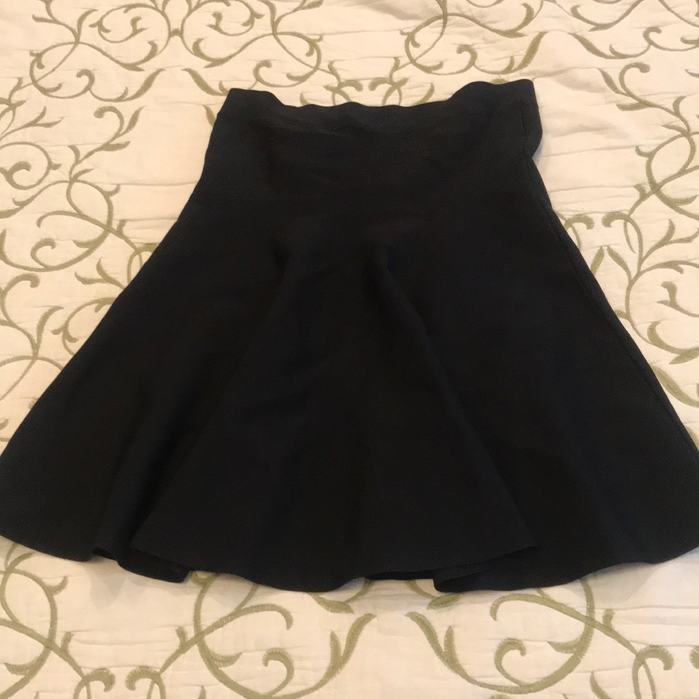BCBGMaxazria black mini skirt size Small